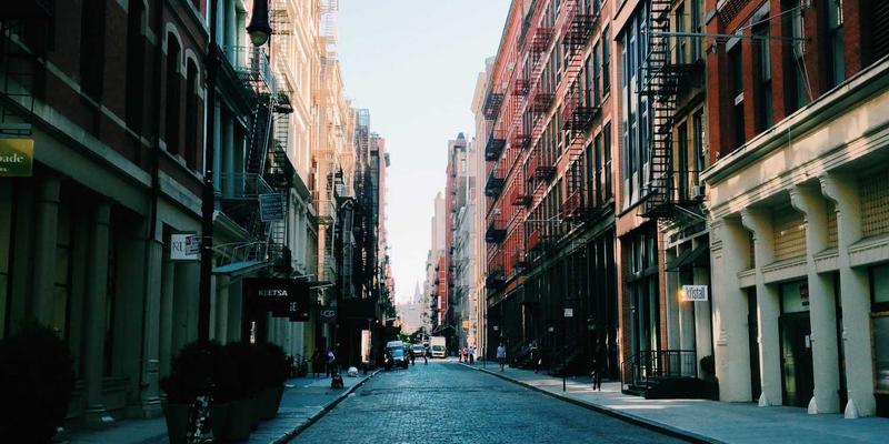 济南高端进口家具探店指南:从意大利匠心到北欧极简,如何通过鲁家家实现价值与品味的完美平衡